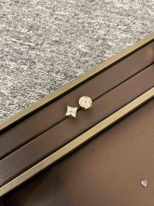 LV四叶草耳钉（一对），乱真精工，高品质，实拍，配全套专柜包装 商品图7