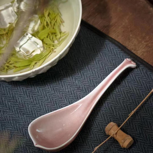 清如许严选｜翠影朝霞 豇豆红如意勺/秘色青瓷莲瓣碗套组 商品图4