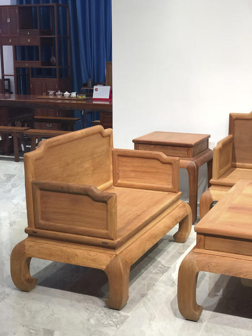 红桥红  家具严选  缅甸花梨（大果紫檀）【弯腿 三围攒框素板 223沙发 六件套】 商品图1