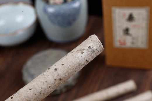 桑皮纸手工艾条，野生陈艾灸条，传统工艺，做工讲究（10根/盒）一次购买四盒送纯铜按摩温灸器一个 商品图5