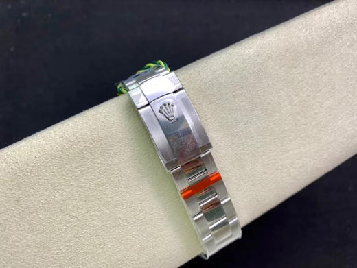 NOOB劳力士 蚝式恒动31日志 秀而不媚 恒久优雅 。【表壳】尺寸31Mm，采用耗式钢与18K，表圈采用白金狗牙圈，圈口镶多粒施华洛斯奇钻 ，保证100米防水 商品图9