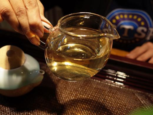 云子四季 2018年 密林奇香 古树普洱生茶 357g 商品图4