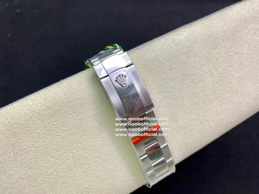 NOOB劳力士 蚝式恒动31日志 秀而不媚 恒久优雅 。【表壳】尺寸31Mm，采用耗式钢与18K，表圈采用白金狗牙圈，圈口镶多粒施华洛斯奇钻 ，保证100米防水 商品图2