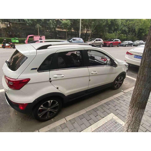 【特价月租-北京】北汽新能源 EX260 乐酷版 商品图4