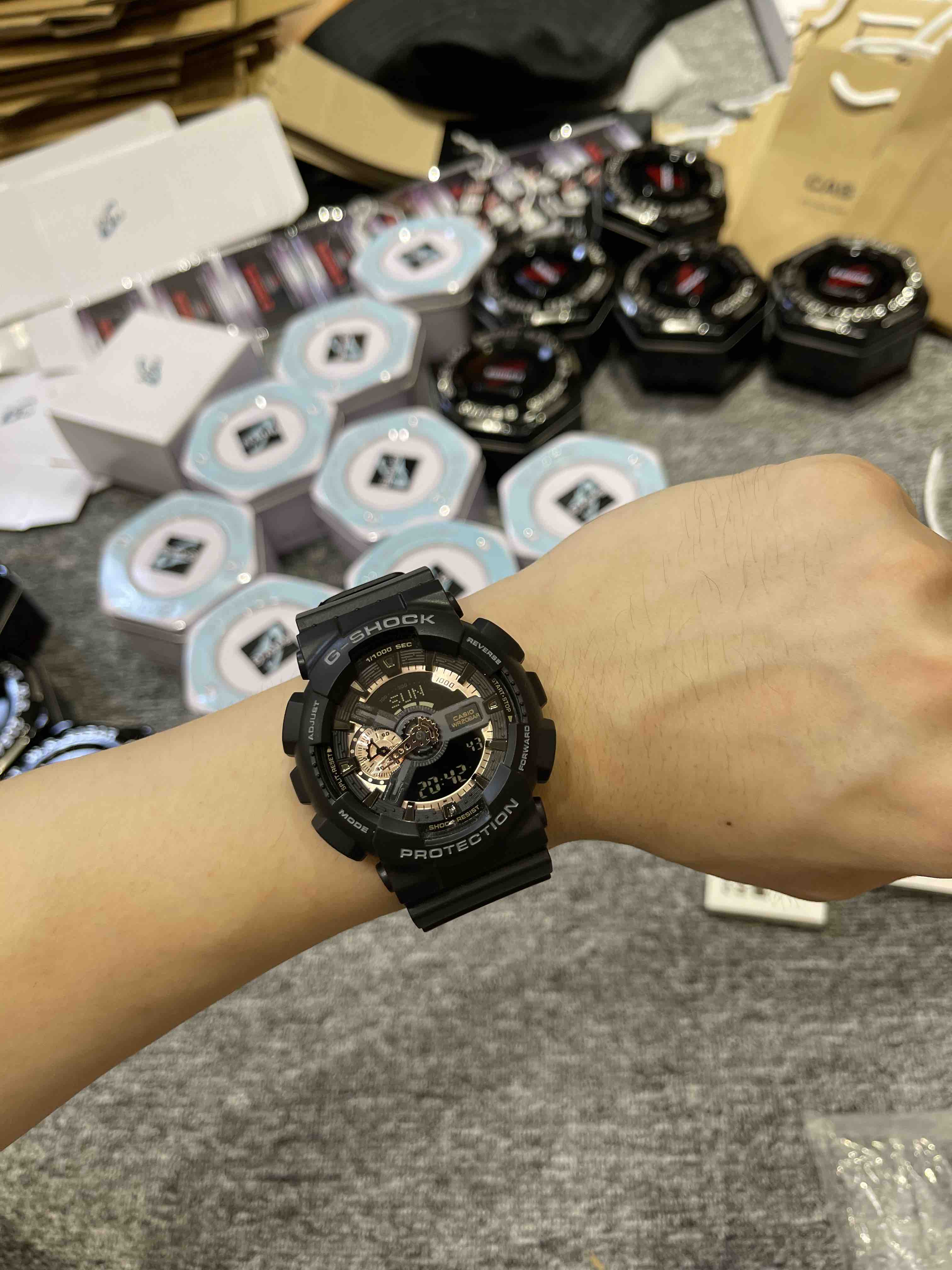 4⃣️G-Shock黑金色（大表盘），亏本清仓特价🉐️