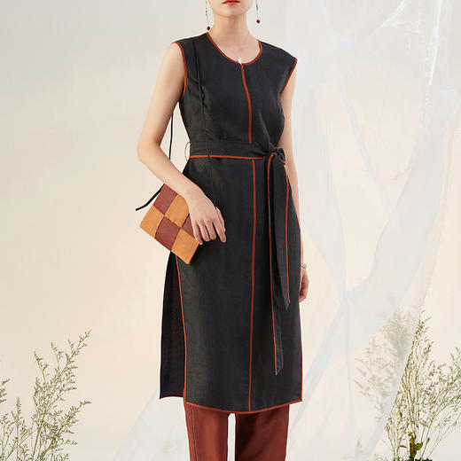 TANGY Collection天意精品2021年秋冬新品蚕丝撞色莨绸开叉上衣 商品图1