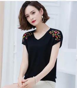 JXG-2021夏季新款妈妈t恤女夏短袖宽松冰丝小衫洋气刺绣V领上衣蝙蝠衫 商品图3