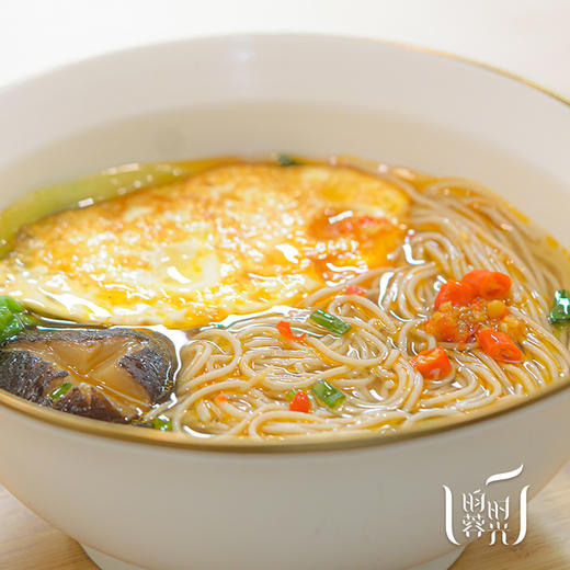 青稞挂面礼盒 · 营养饱腹 · 低钠低脂 · 低升糖的健康主食 · 伴手礼 · 精致体面（240克/盒*8） 商品图3