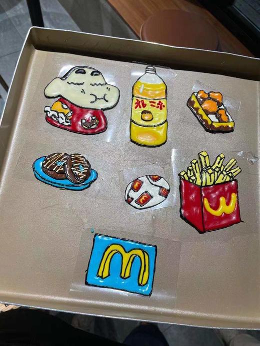 蜡笔小新芝士糊手绘奶油蛋糕 商品图1