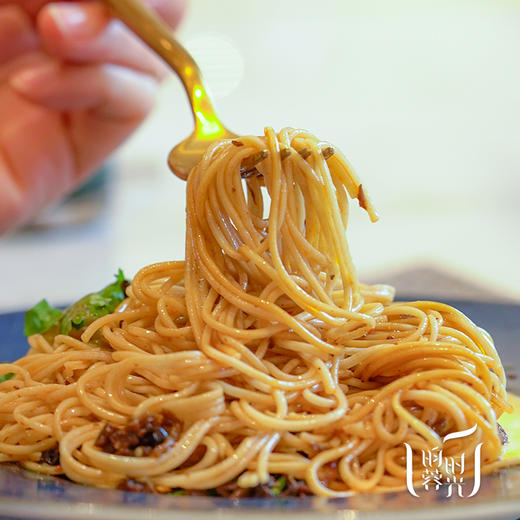 青稞挂面礼盒 · 营养饱腹 · 低钠低脂 · 低升糖的健康主食 · 伴手礼 · 精致体面（240克/盒*8） 商品图12