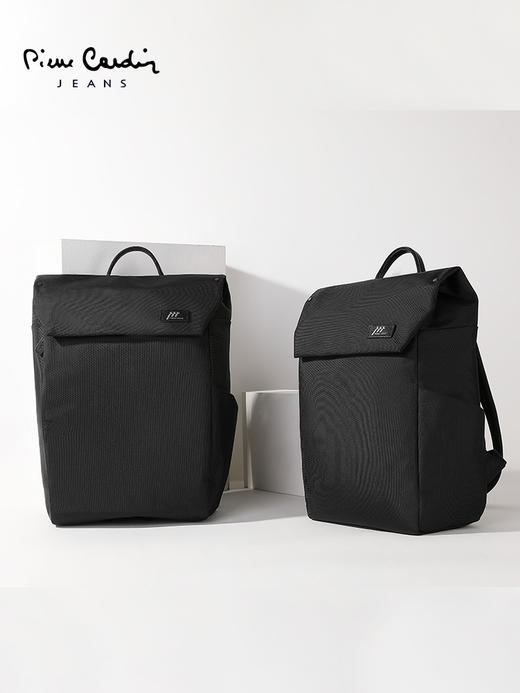 皮尔卡丹“轻·锋芒出击系列”男士双肩包简约商务休闲男士旅行包 商品图2