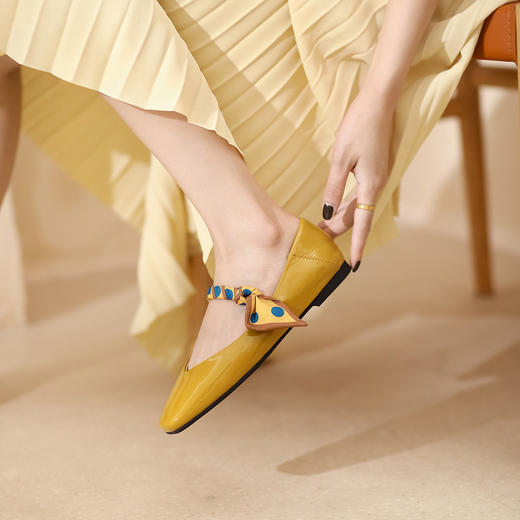 西村名物2021秋季新款玛丽珍浅口女单鞋丝带甜美风V口牛漆皮T21CE32891 商品图1