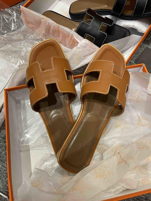 爱马经典H拖鞋（棕色平底），全新全套包装，特价清仓🉐️，顺丰包邮到家！！！标准码，错过会哭 商品图0