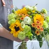【向左走向右走】中花向日葵4 绿色康乃馨8 绿色洋桔梗4朵 绿色小雏菊2 橙色小雏菊2 随机送配草 商品缩略图2