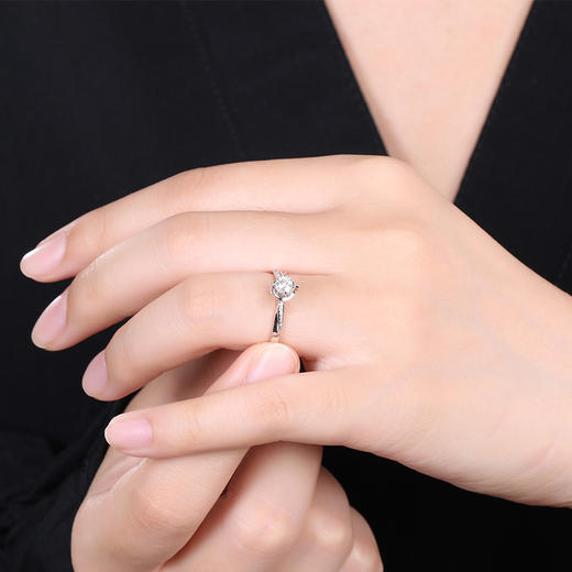 钻石世家 18K金钻石戒指 银杏系列戒指 星愿戒指 浪漫告白戒指婚戒钻戒（13分主钻） 商品图6