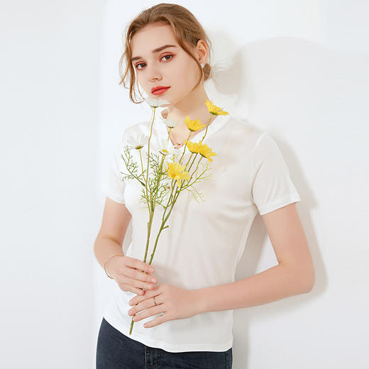 丁摩 真丝上衣女短袖T恤2021春夏新款气质V领时尚桑蚕丝针织半袖打底衫 商品图5