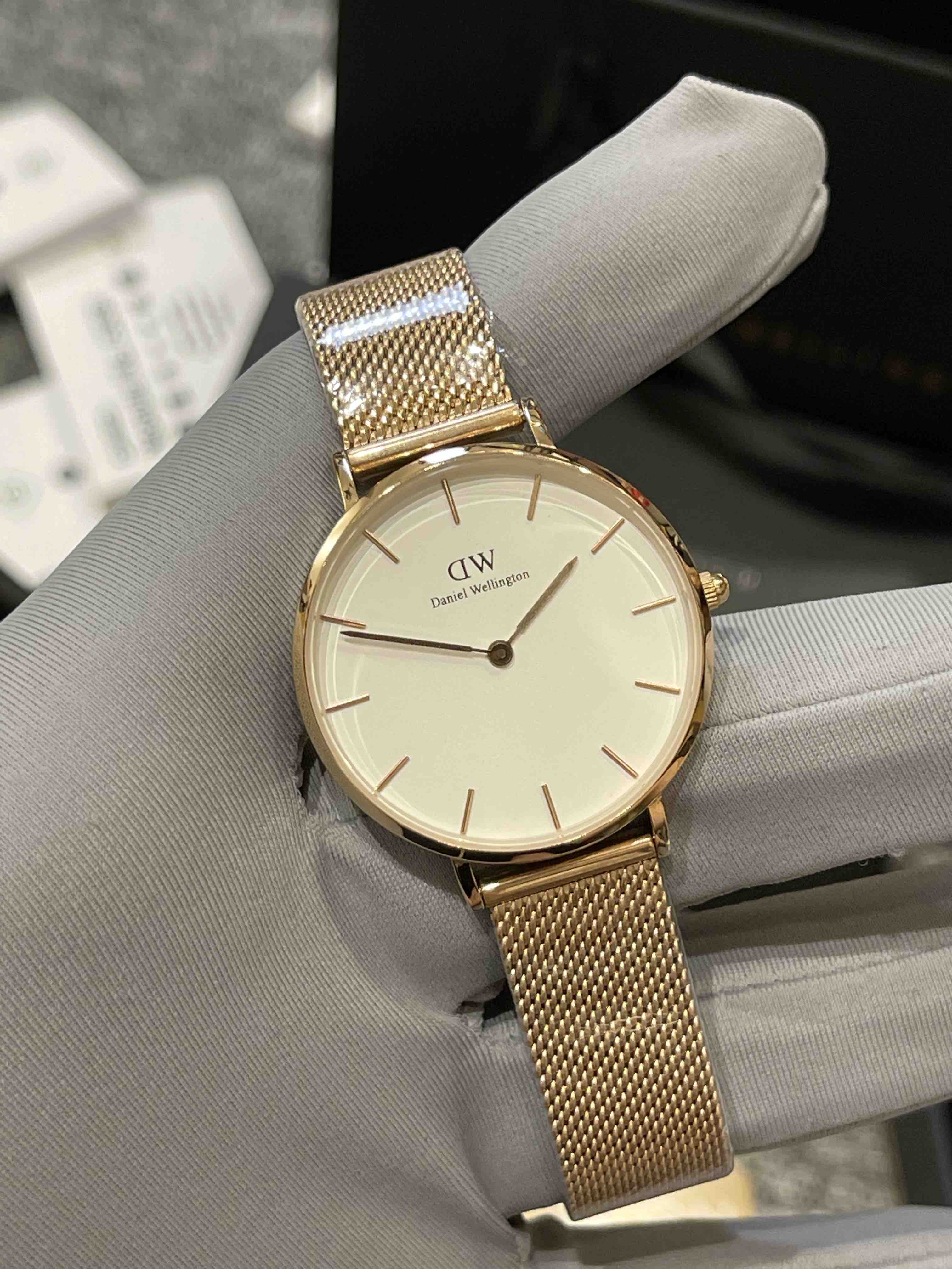 DW女士石英腕表（白盘），经典款32表盘，原单，全套礼盒包装，特价清仓秒杀🉐️123包邮，错过不再有⚠️