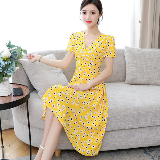 QBFS-LCX3580新款时尚气质修身V领短袖中长款碎花连衣裙 商品图1
