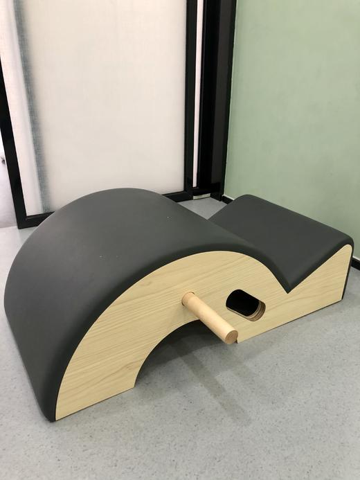 练习者普拉提大器械矫正器