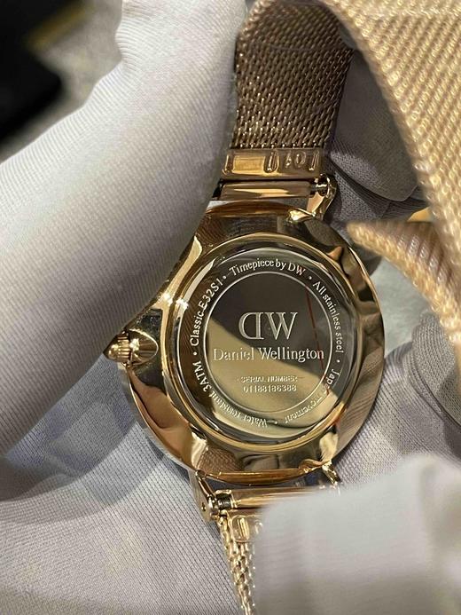 DW女士石英腕表（黑盘），经典款32表盘，原单，全套礼盒包装，特价清仓秒杀🉐️123包邮，错过不再有⚠️ 商品图3