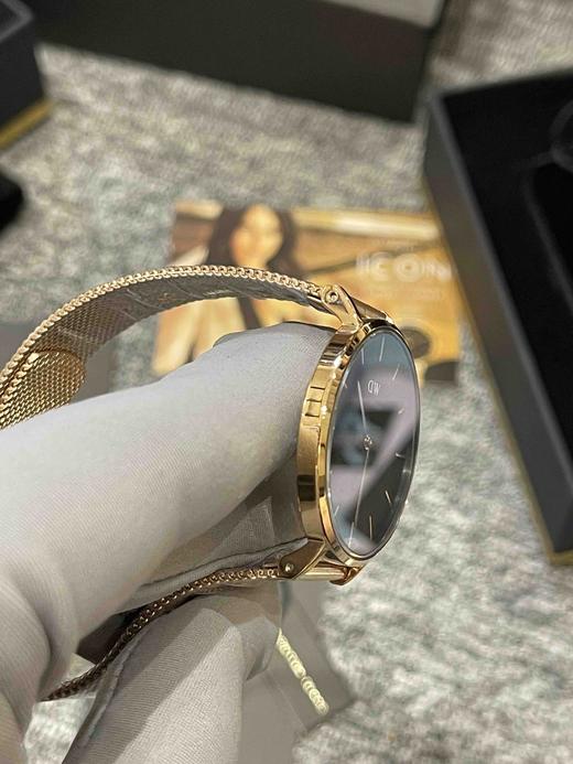 DW女士石英腕表（黑盘），经典款32表盘，原单，全套礼盒包装，特价清仓秒杀🉐️123包邮，错过不再有⚠️ 商品图1