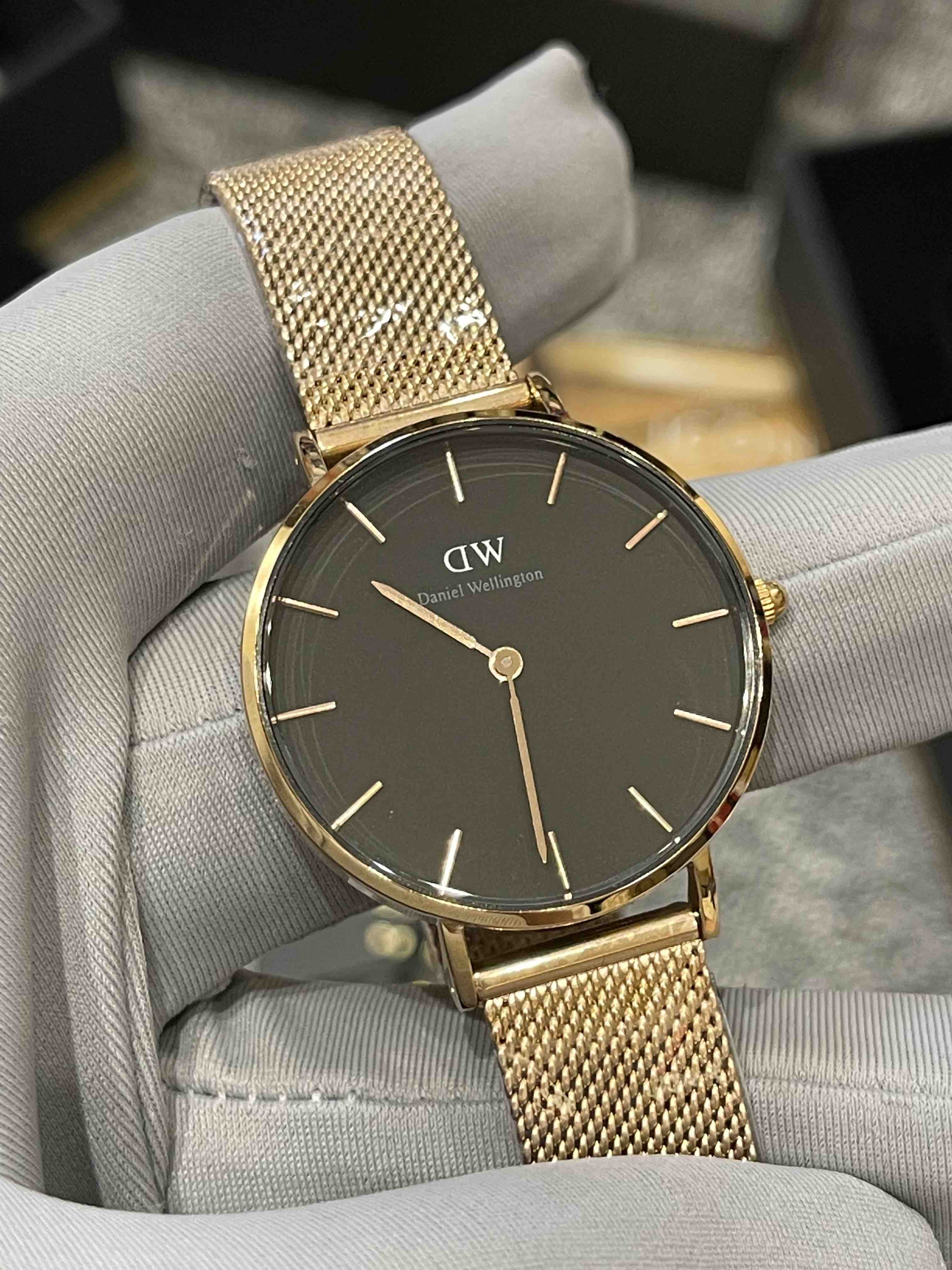 DW女士石英腕表（黑盘），经典款32表盘，原单，全套礼盒包装，特价清仓秒杀🉐️123包邮，错过不再有⚠️