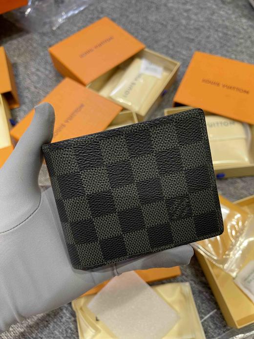 LV原单，男士钱包，全新配礼盒，淡季福利，限时亏本清仓🉐️，错过不再有，正品代购级别！乱真无压力… 商品图1