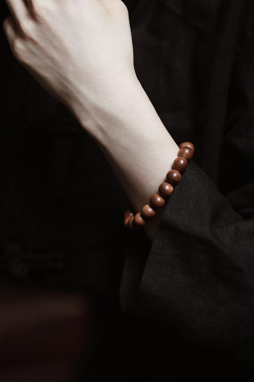 【青山特惠】1.0cm*19颗沉水级 黑肉印度迈索尔正区老山檀手串 L34 商品图1