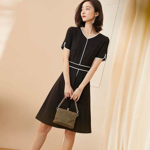 剩S/M 芳外夏季新款时尚休闲拼接撞色收腰显瘦针织V领连衣裙3198 商品图1