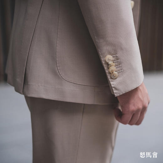 Hardy Minnis Fresco III Lite 强捻抗皱浅卡其色意式全麻衬套装 商品图6