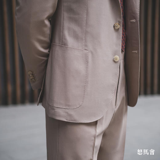 Hardy Minnis Fresco III Lite 强捻抗皱浅卡其色意式全麻衬套装 商品图3