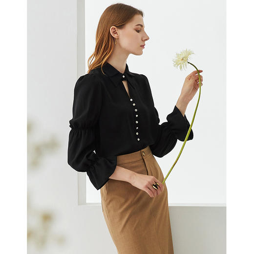 EITIE爱特爱洋气复古泡泡袖时尚钉珠气质镂空上衣C2113808 商品图1