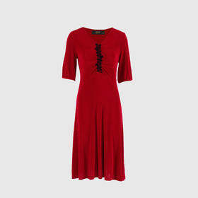 V领蕾丝钉珠气质大摆连衣裙