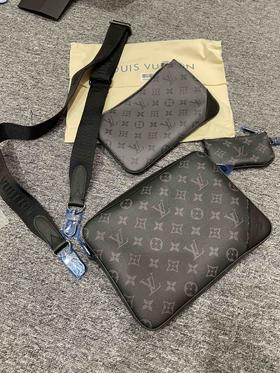 Lv男士4合一休闲包，乱真无压力，细节自己看，老板来省钱，出入专柜无压力