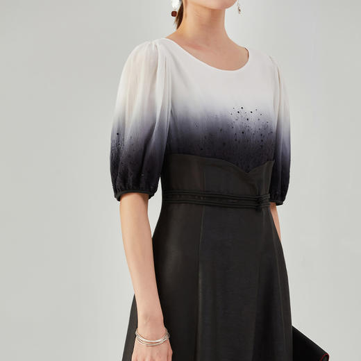 TANGY Collection/天意精品2021年秋季新品吊染拼撞莨绸高腰连衣裙 商品图1