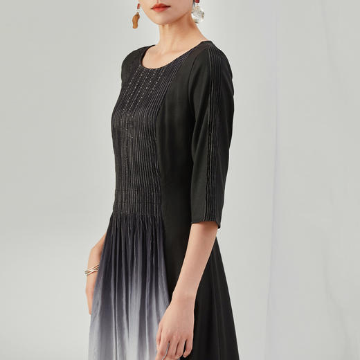 TANGY Collection/天意精品2021年秋季新品真丝吊染拼撞莨绸连衣裙 商品图3