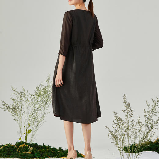 TANGY Collection/天意精品2021年秋季新品真丝印染拼接莨绸连衣裙 商品图3