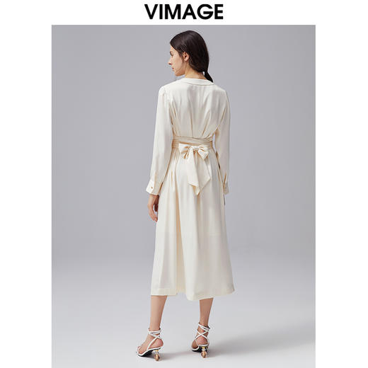 VIMAGE纬漫纪秋季新款V领显瘦高腰纯色开叉长袖连衣裙VC2107222 商品图3
