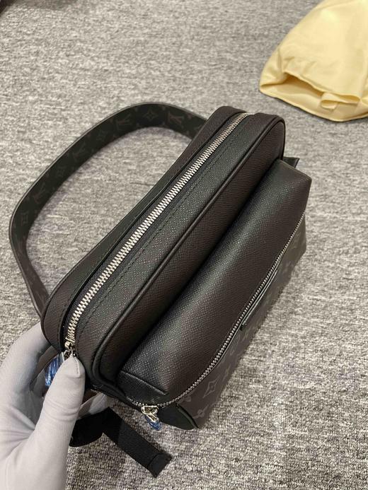 Lv男士邮差包，乱真无压力，细节自己看，老板来省钱，出入专柜无压力 商品图3