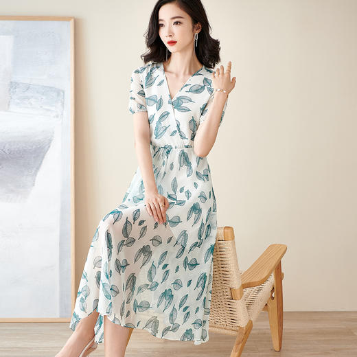 米思阳2024夏季新款优雅减龄绿色印花舒适垂感中长款连衣裙1093 商品图1