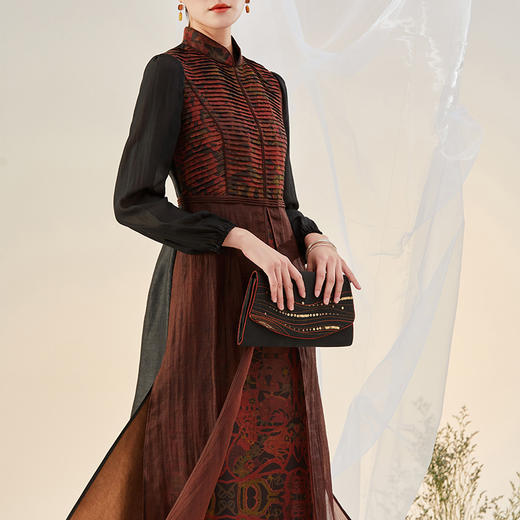 TANGY Collection/天意精品2021年秋季新品真丝印花捏褶莨绸连衣裙 商品图3