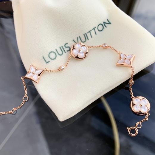 价值20000+ 神仙颜值 海外渠道！LV新款B BLOSSOM系列四花贝母手链 S925银厚镀18K真金玫瑰金 高级感爆棚 晶莹剔透 美轮美奂 上手大气高贵 配送全套包装 预售 商品图5