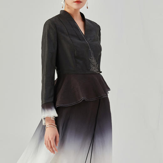 TANGY Collection/天意精品2021年秋季新品吊染拼撞刺绣莨绸连衣裙 商品图3