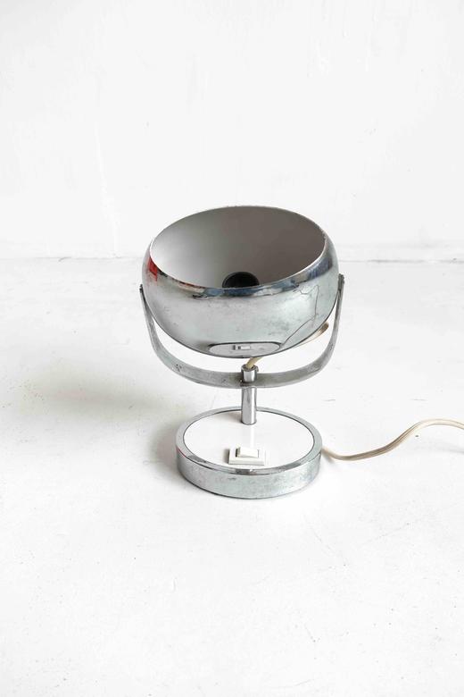 1970s银色太空感眼睛中古小台灯 商品图2