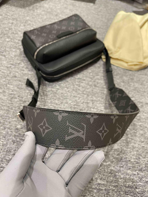 Lv男士邮差包，乱真无压力，细节自己看，老板来省钱，出入专柜无压力 商品图6