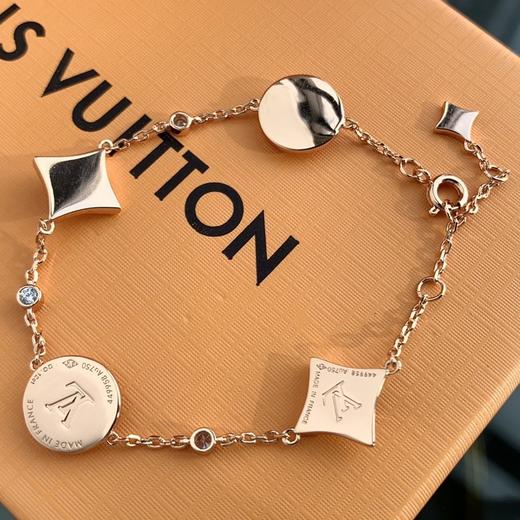 价值20000+ 神仙颜值 海外渠道！LV新款B BLOSSOM系列四花贝母手链 S925银厚镀18K真金玫瑰金 高级感爆棚 晶莹剔透 美轮美奂 上手大气高贵 配送全套包装 预售 商品图3