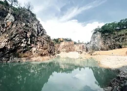 户外@【花都一线天+红山村赏荷花】1天    逢周六、日 出发    特价69元 商品图0