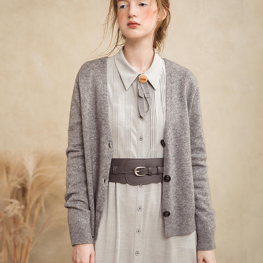 Famecoco范可儿短款针织开衫女士秋季v领纯色外套F216DE002 商品图1