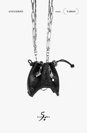 21AW TABOO｜愚人船 皮具系列 - 皱面羊皮戒指迷你月牙包