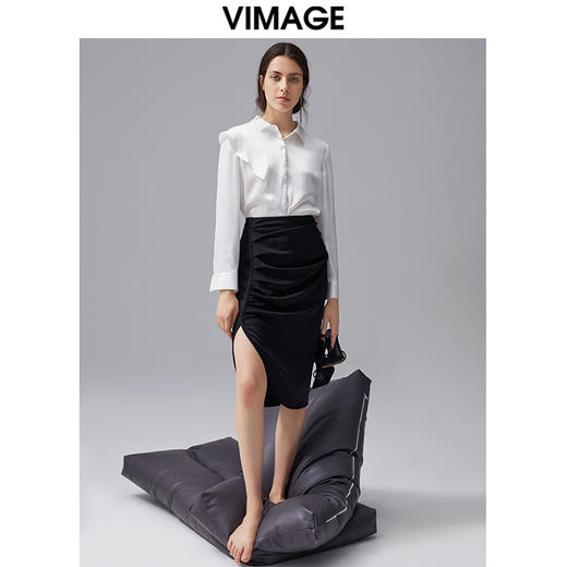 VIMAGE纬漫纪新款衬衫女休闲百搭V领长袖衬衣VC2109220 商品图1